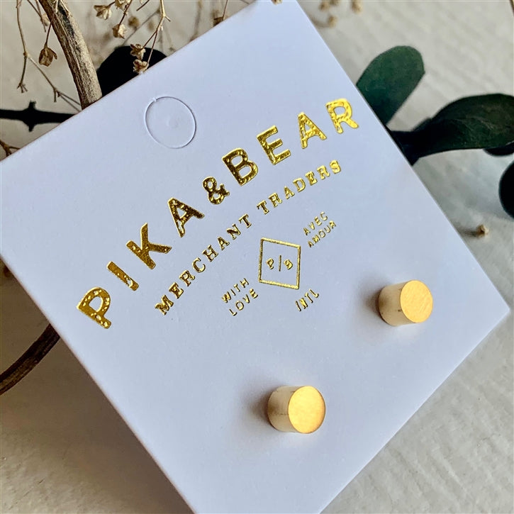 Cylin Minimalistic Gold Studs.
