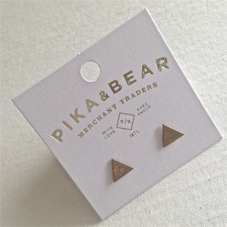 180 HAMMERED BRASS TRIANGLE STUDS