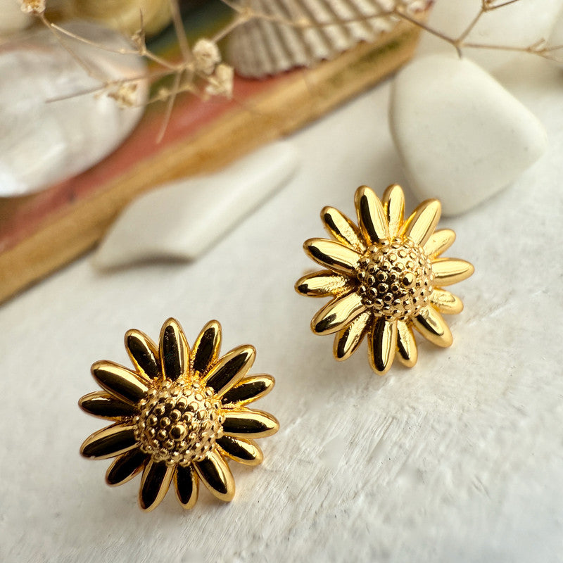 Daisy Flower Stud Earrings Gold Plated Brass