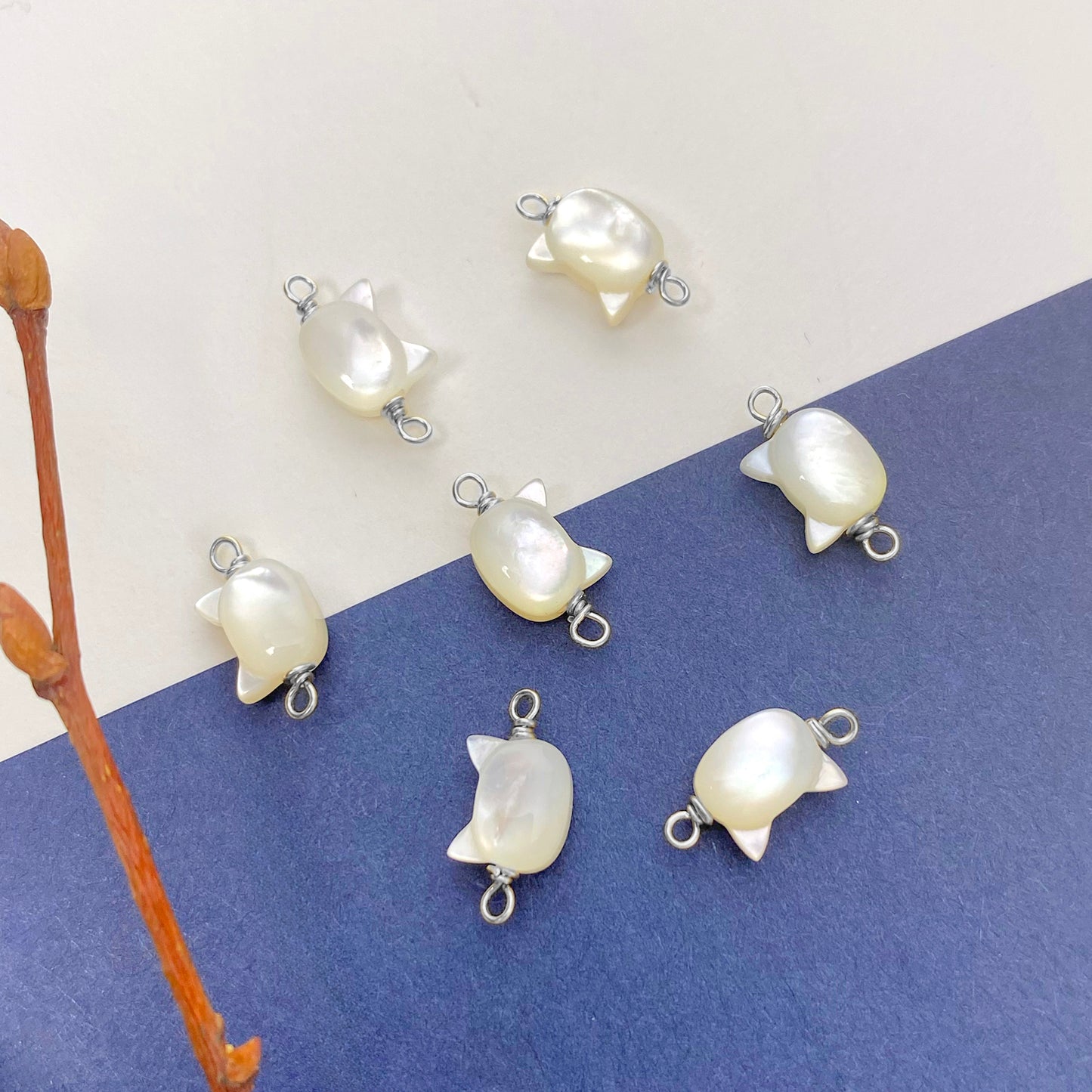 WHITE CAT PEARL SILVER CONNECTOR