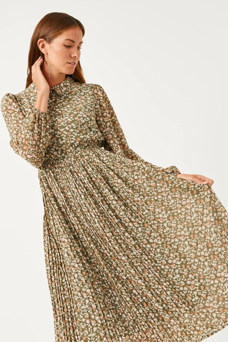 Long Pleated Flower Dress
