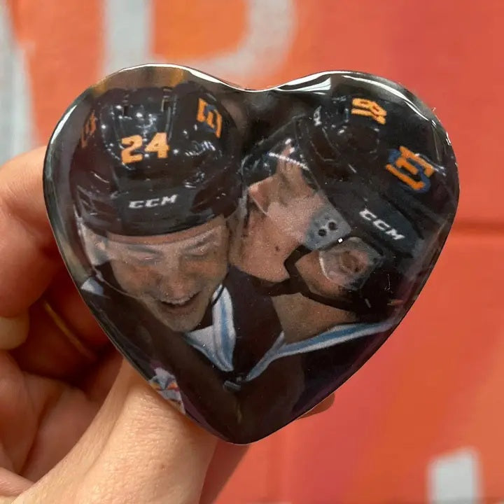 Kisses Heated Rivalry Pin