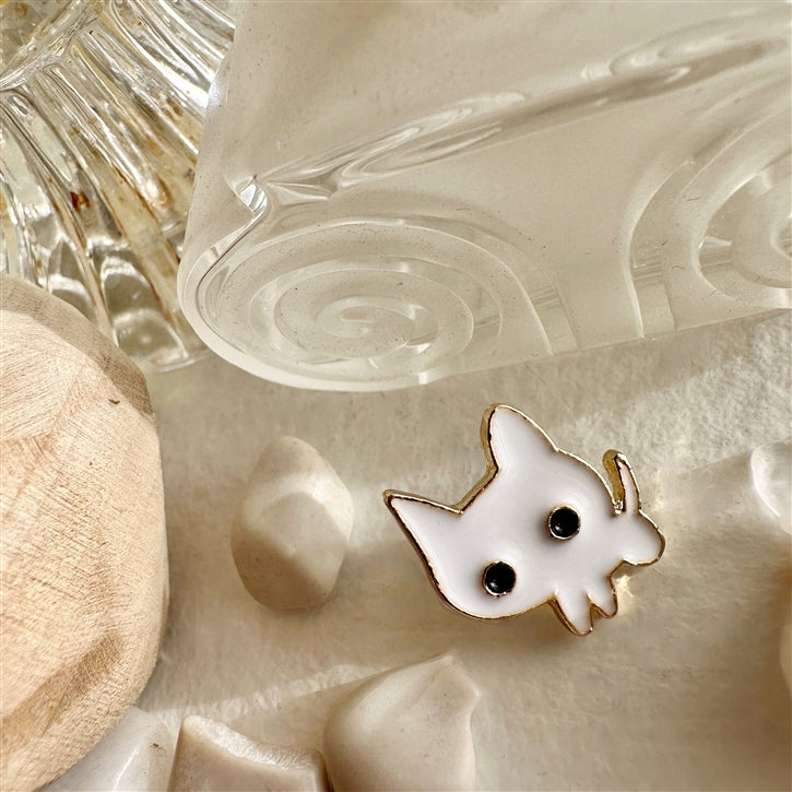 Terrence Surprised Cat Pin