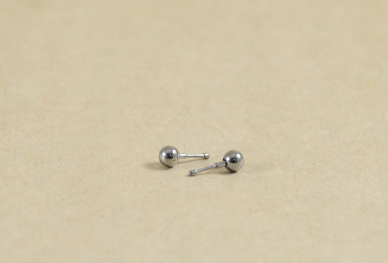 16g Titanium Barbell Ball End 1/8"
