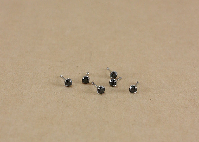 16G TI PRONG GEM 2MM BLACK CZ