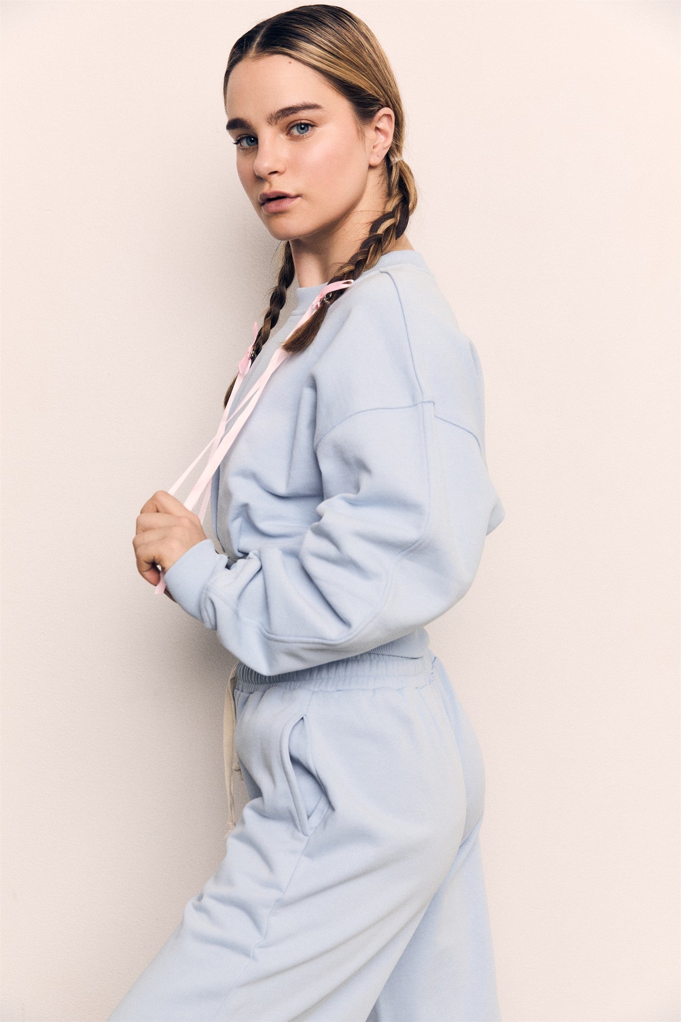 Cropped Balloon Sweatshirt