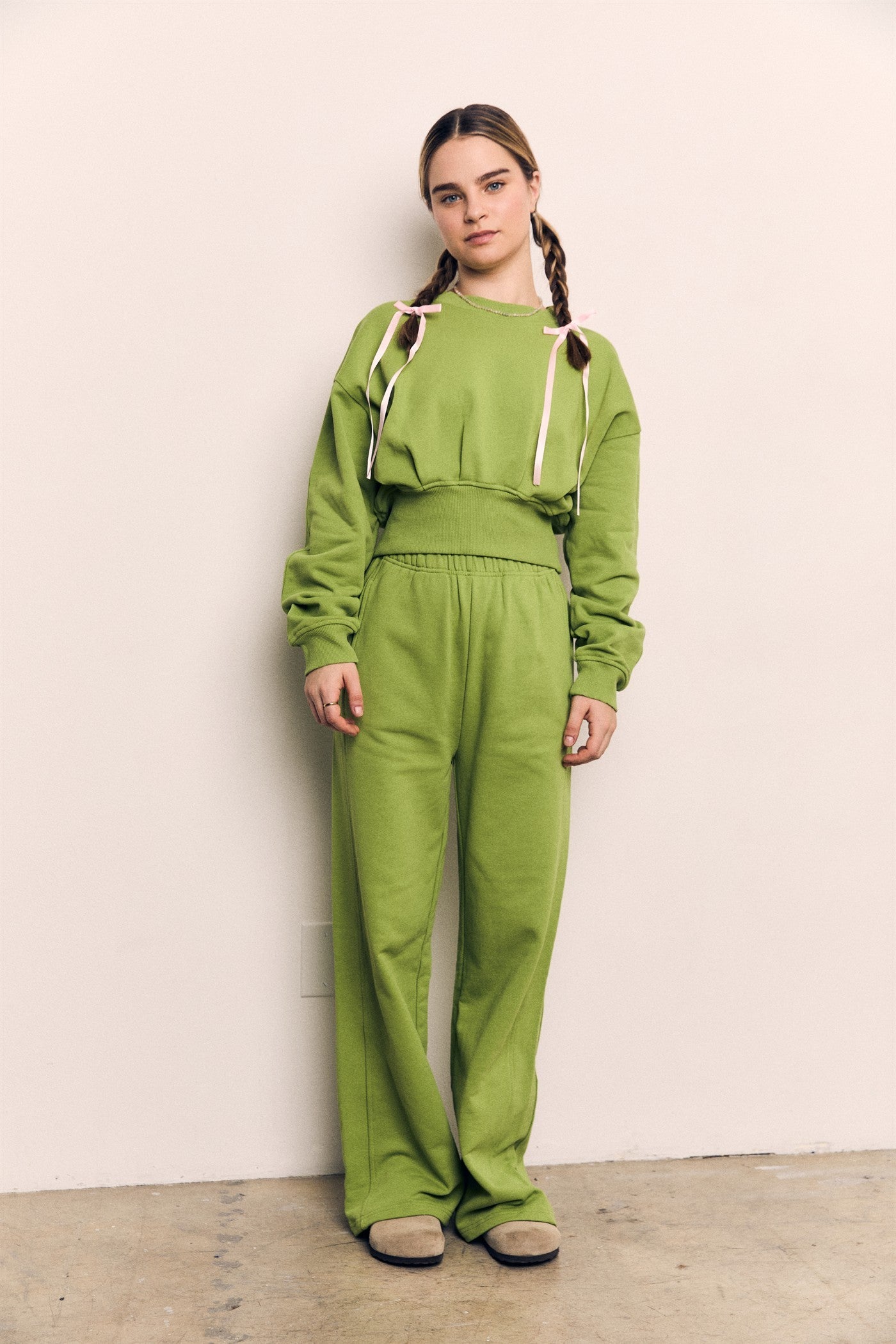 Cropped Balloon Sweatshirt