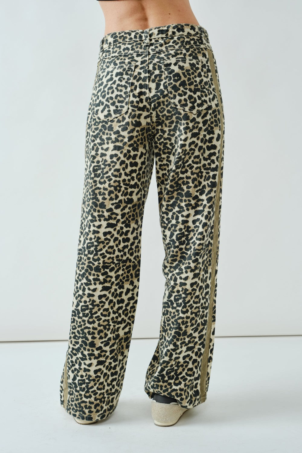 Contrast Line Detail Slouchy Straight Jeans