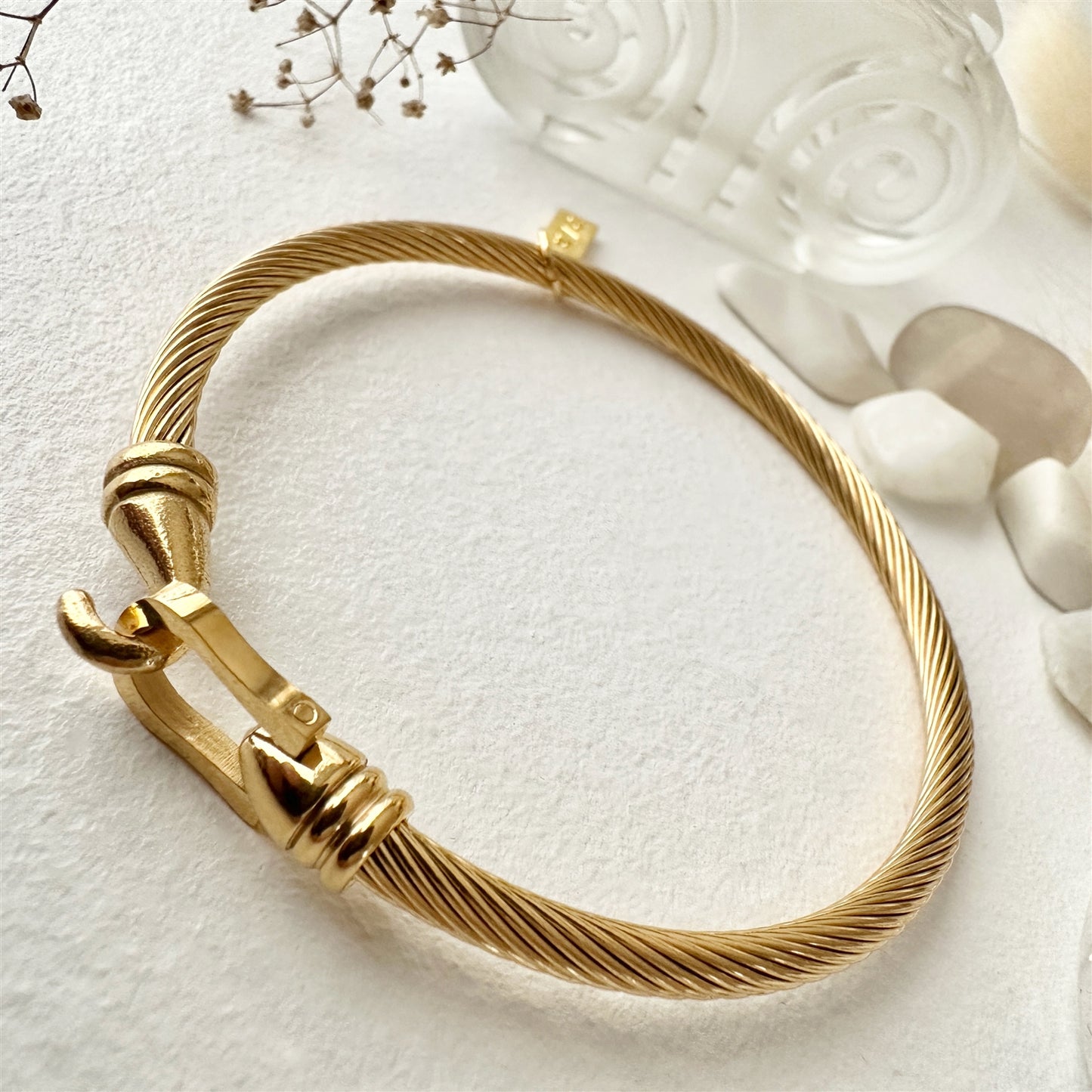 Ascot Chain Bracelet W Buckle Clasp Gold