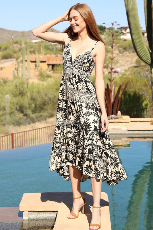 Black/White Spaghetti Strap V-Neck Maxi Dress
