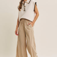 Endlessly Wearable Striped Corduroy Wide-leg