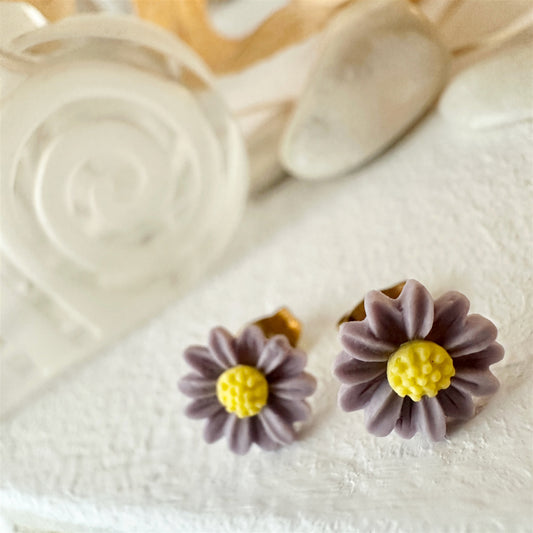 Bellis Porcelain Daisy Stud Earrings