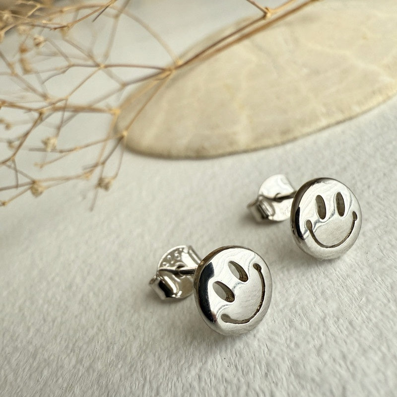 "Don't Worry, Be Happy" Happy Face Stud Earring Silver
