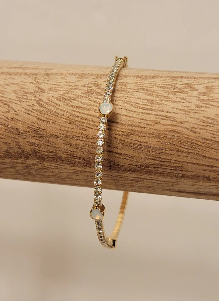 Prong And Bezel Clear And White Opal