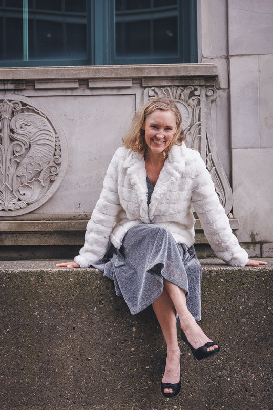 Cropped Faux Fur Collared Jacket