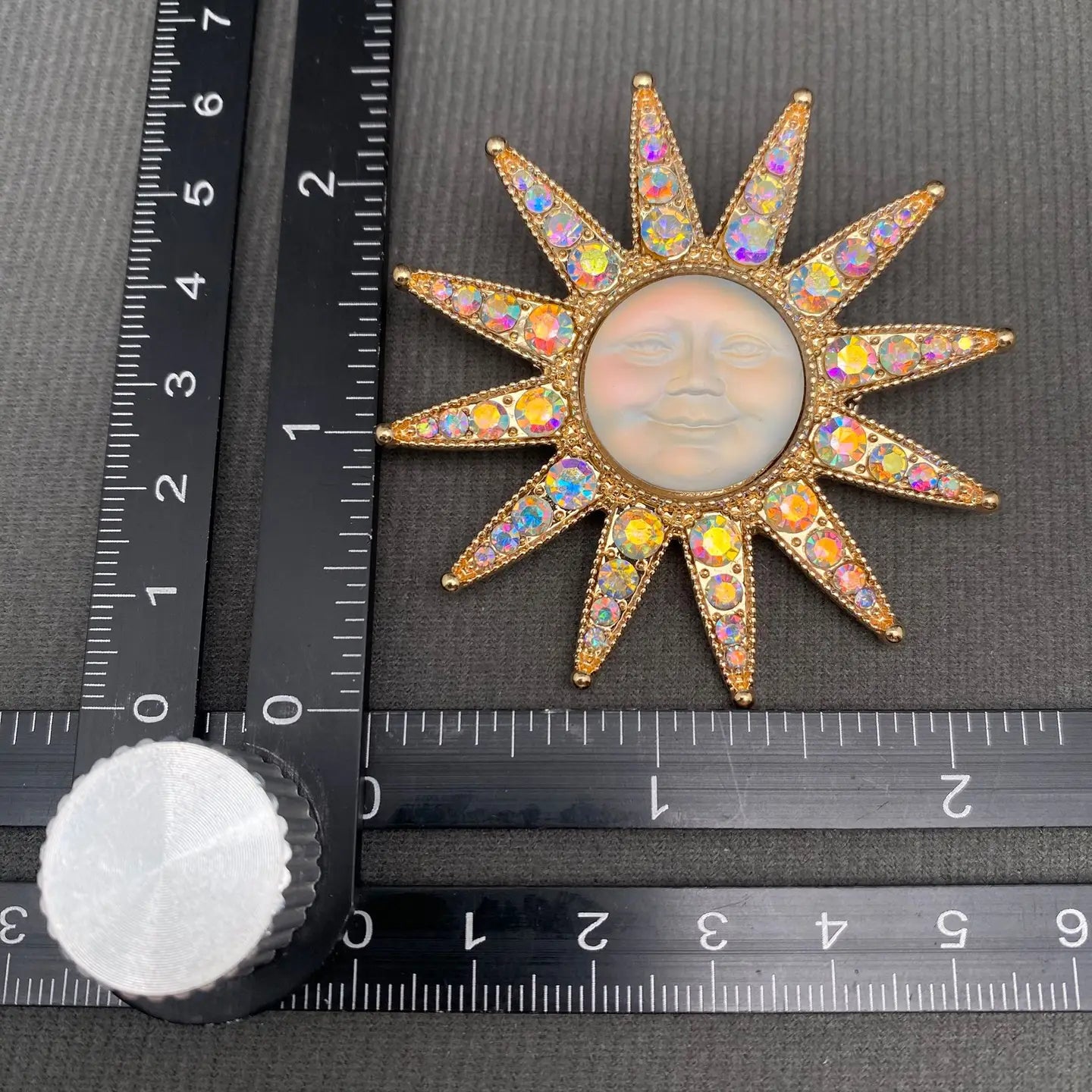 Vintage Rhinestone Inlaid Gold-Plated Sun Brooch