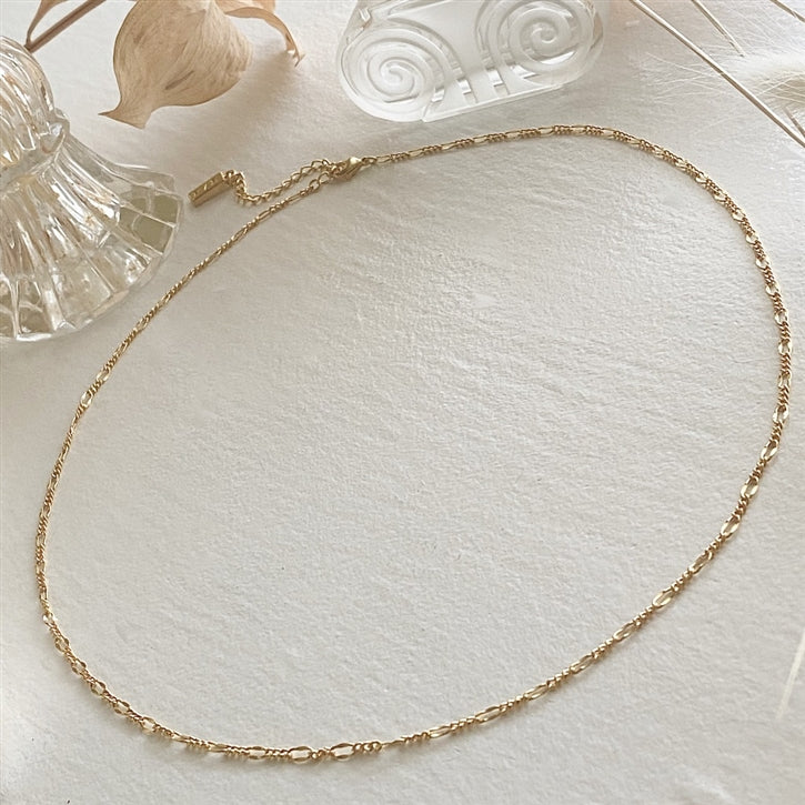 Figaro Flat Link Patterned Chain 19"