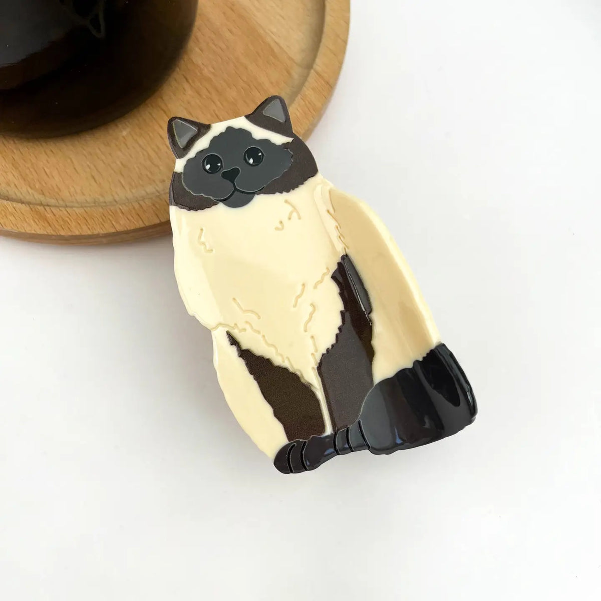 Ragdoll Sitting Cat Hair Claw