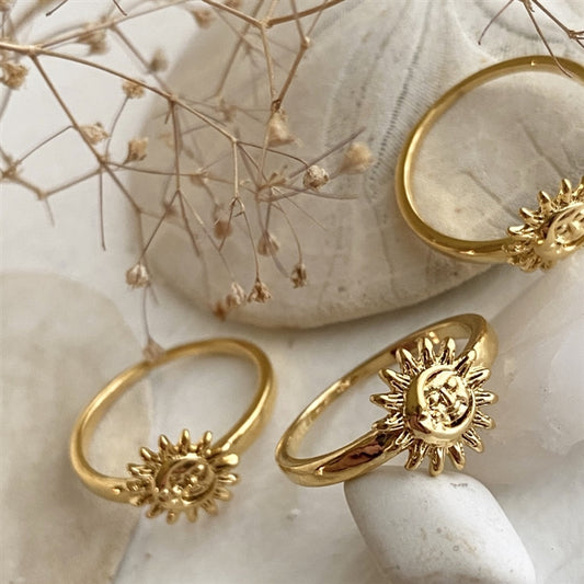 Dainty Sun And Moon Ring Gold