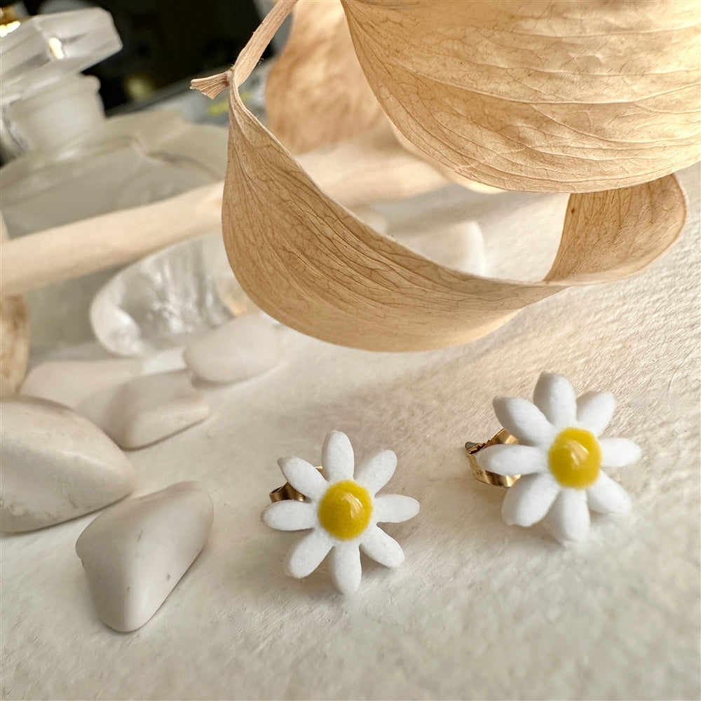 Bellis Porcelain Daisy Stud Earrings